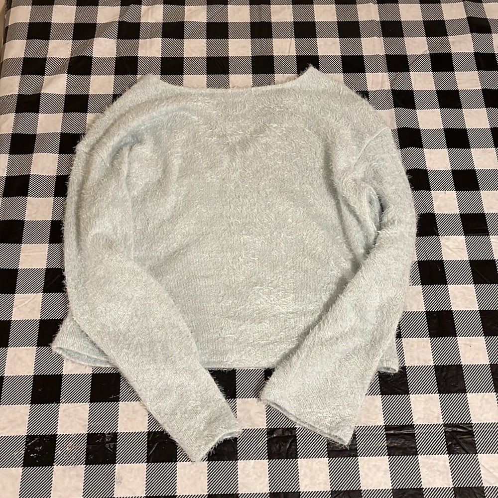 Fuzzy Sweater. - Picture 4 of 4